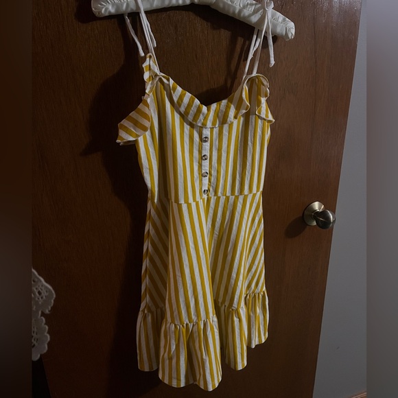 Yellow striped mini dress - Picture 2 of 3